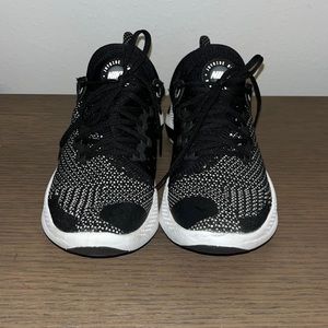 Nike Joyride Run black and white tennis shoe, women’s  Size 8.